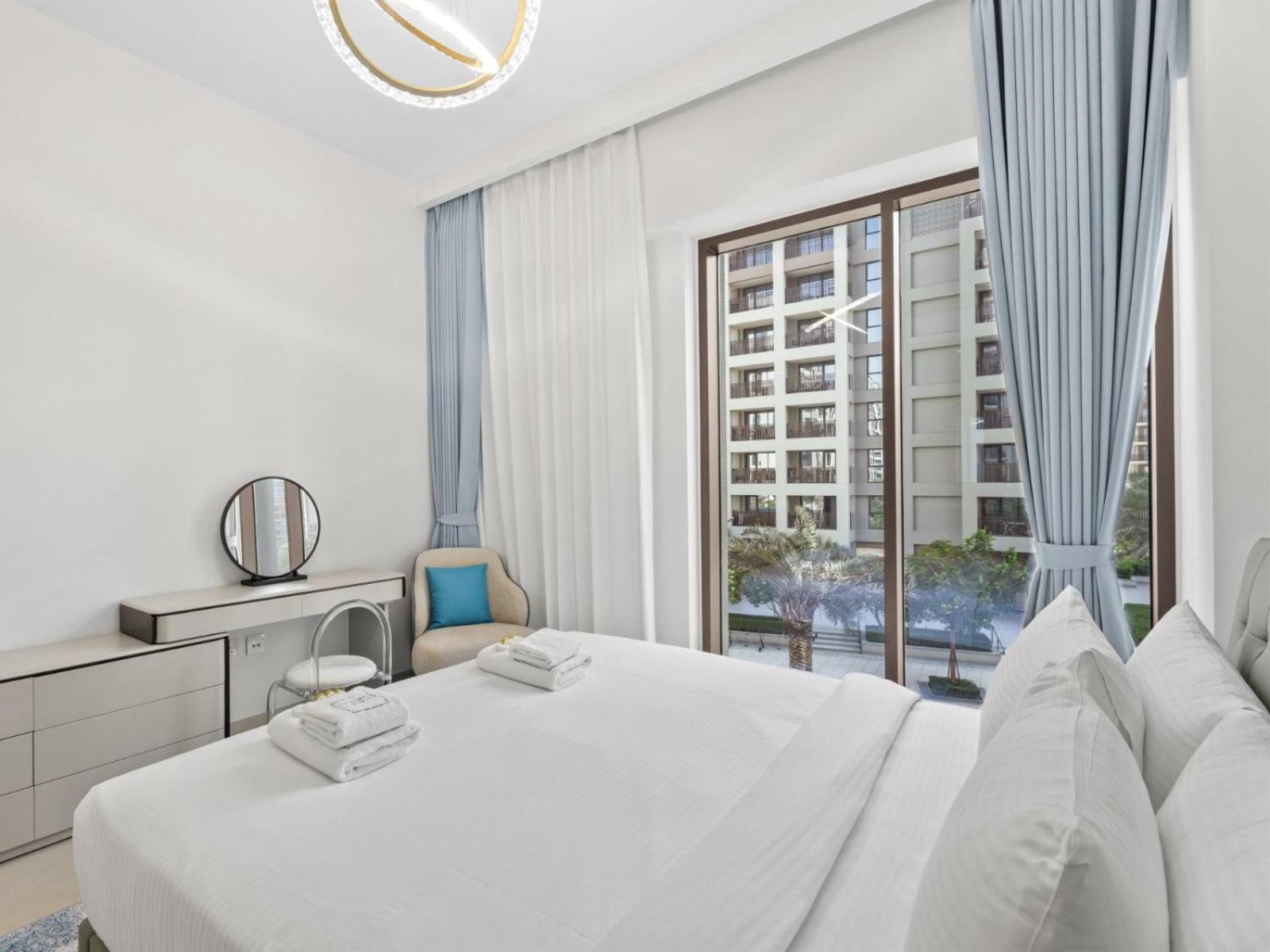 Creekside Charm Homely 2br In Lotus 2 Apartment Dubai